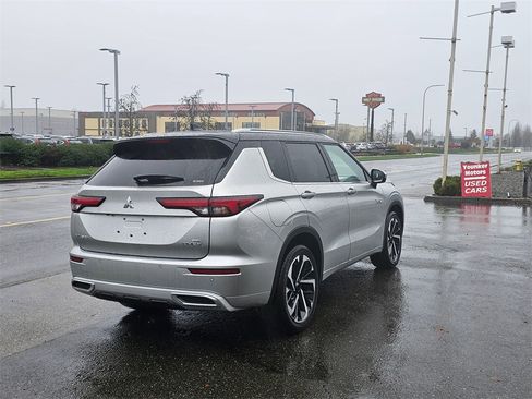 New 2025 Mitsubishi Outlander SEL image 5