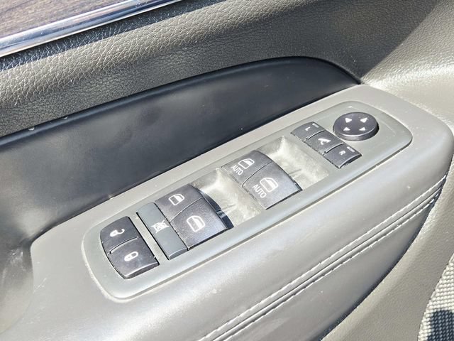 Used 2020 Jeep Grand Cherokee Overland AWD/4WD image 35