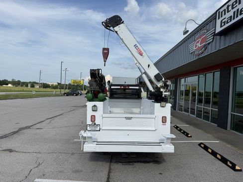 Used 2018 RAM 3500 Tradesman w/ Chrome Appearance Group AWD/4WD image 6