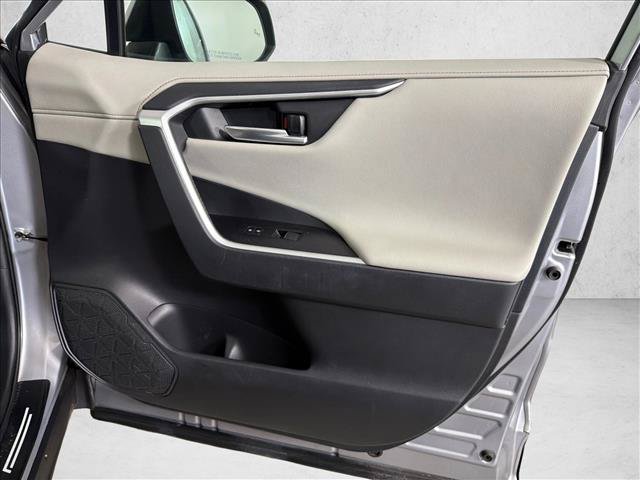 Used 2021 Toyota RAV4 Limited FWD image 16