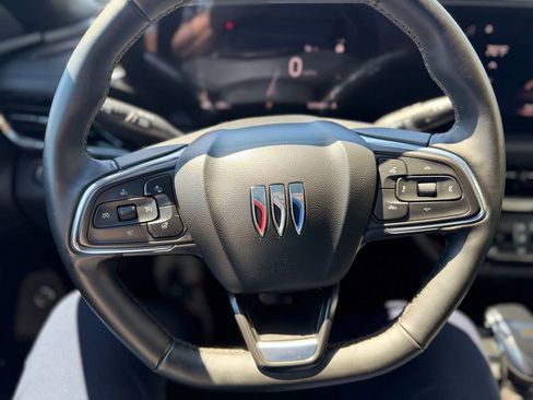 Used 2025 Buick Envista Sport Touring w/ Convenience I Package FWD image 10
