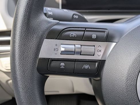 Used 2025 Hyundai Tucson SE FWD image 23