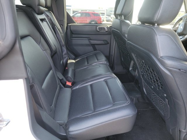 Used 2025 Ford Bronco Badlands AWD/4WD image 3