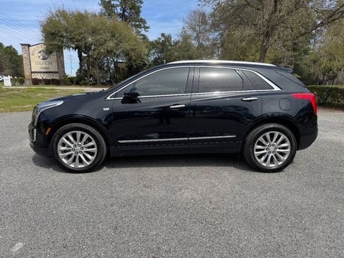 Used 2017 Cadillac XT5 Platinum AWD/4WD image 3