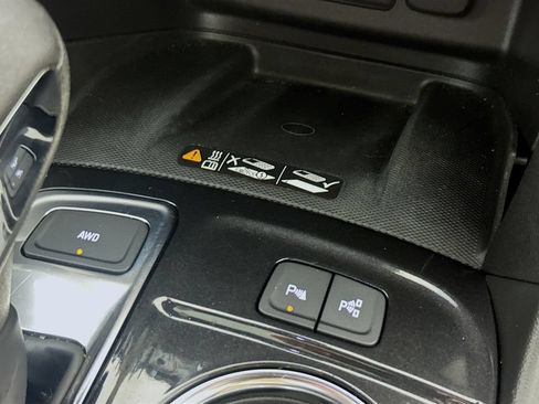 Used 2022 Chevrolet Equinox Premier AWD/4WD image 22