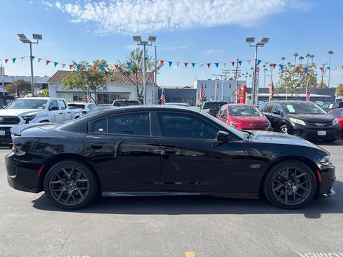 Used 2018 Dodge Charger R/T Scat Pack RWD image 3
