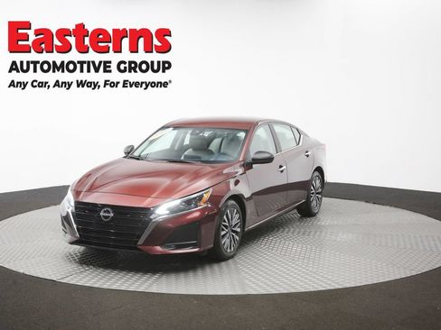 Used 2025 Nissan Altima 2.5 SV FWD image 52