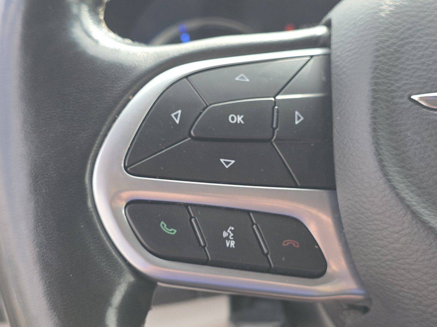 Used 2021 Chrysler Pacifica Touring-L FWD image 28