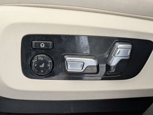 Used 2025 BMW X7 xDrive40i w/ Executive Package image 22