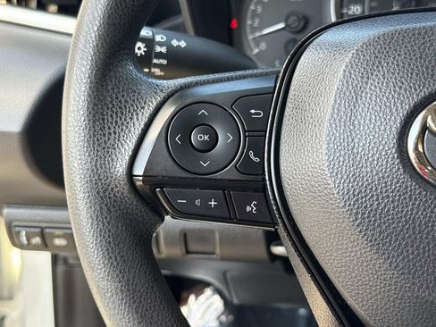 Used 2021 Toyota Corolla LE FWD image 38