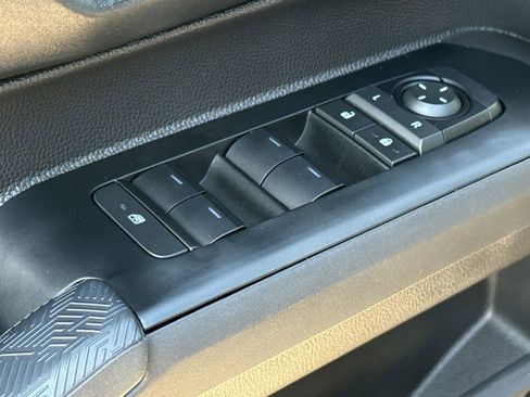 Used 2025 Toyota Tacoma SR5 image 19