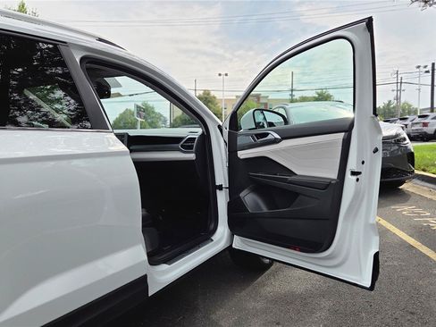 New 2026 Volkswagen Taos SEL AWD/4WD image 29