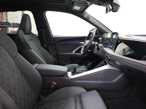 Used 2025 Audi SQ5 Premium Plus w/ Premium Plus Package AWD/4WD image 21