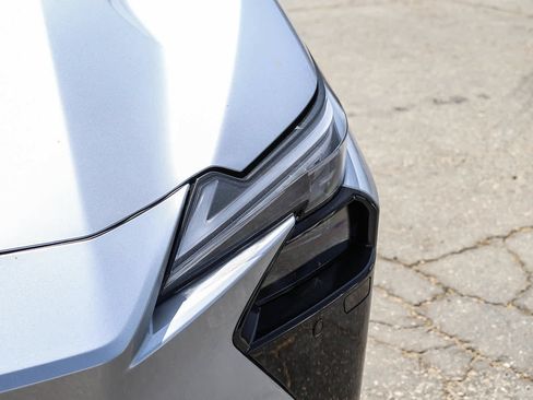 New 2026 Lexus ES 350e FWD image 7