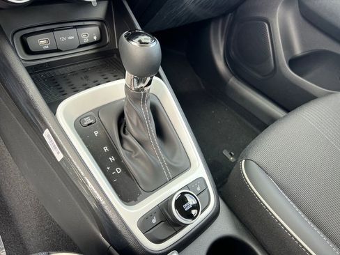 New 2025 Hyundai Venue Limited image 27