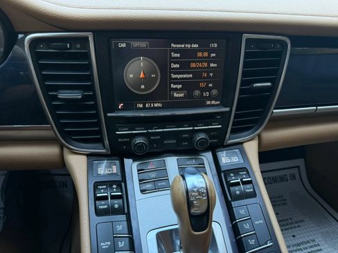 Used 2014 Porsche Panamera RWD image 29
