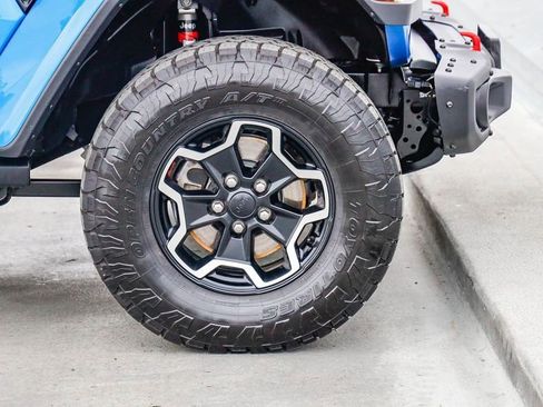 Used 2020 Jeep Gladiator Rubicon image 11