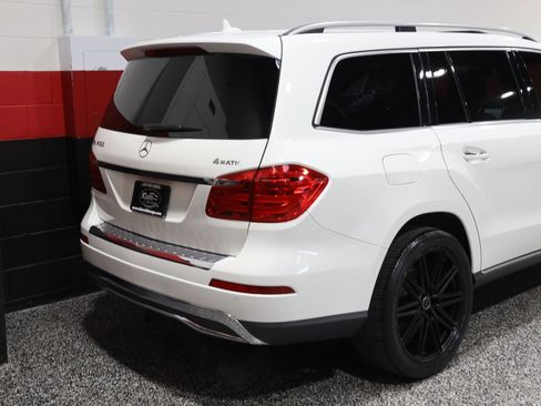 Used 2016 Mercedes-Benz GL 450 4MATIC w/ Premium I Package image 9