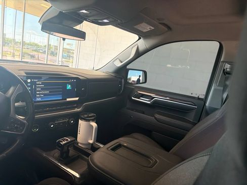 Used 2022 Chevrolet Silverado 1500 RST AWD/4WD image 6