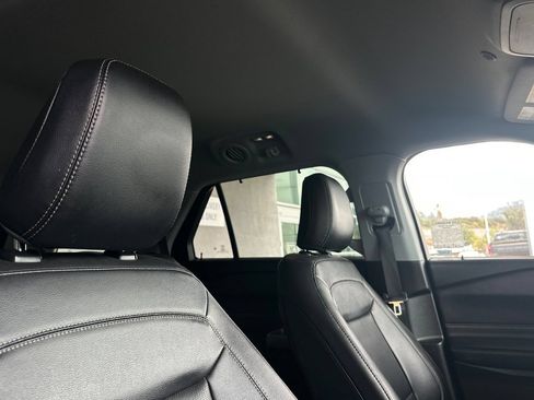 Certified 2024 Ford Explorer Limited AWD/4WD image 17