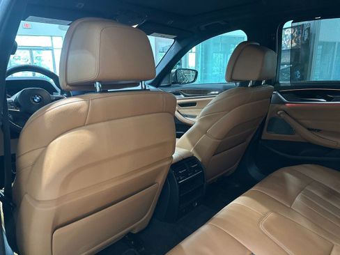 Used 2018 BMW M550i xDrive AWD/4WD image 45