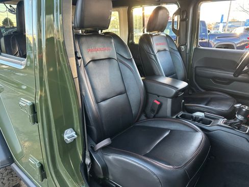 Used 2021 Jeep Wrangler Unlimited Rubicon w/ Cold Weather Group image 32