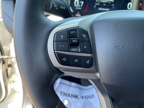 Used 2025 Ford Explorer Active RWD image 18