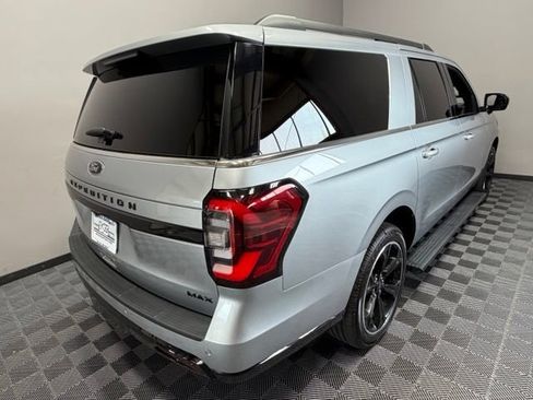 Used 2024 Ford Expedition Max Limited AWD/4WD image 8