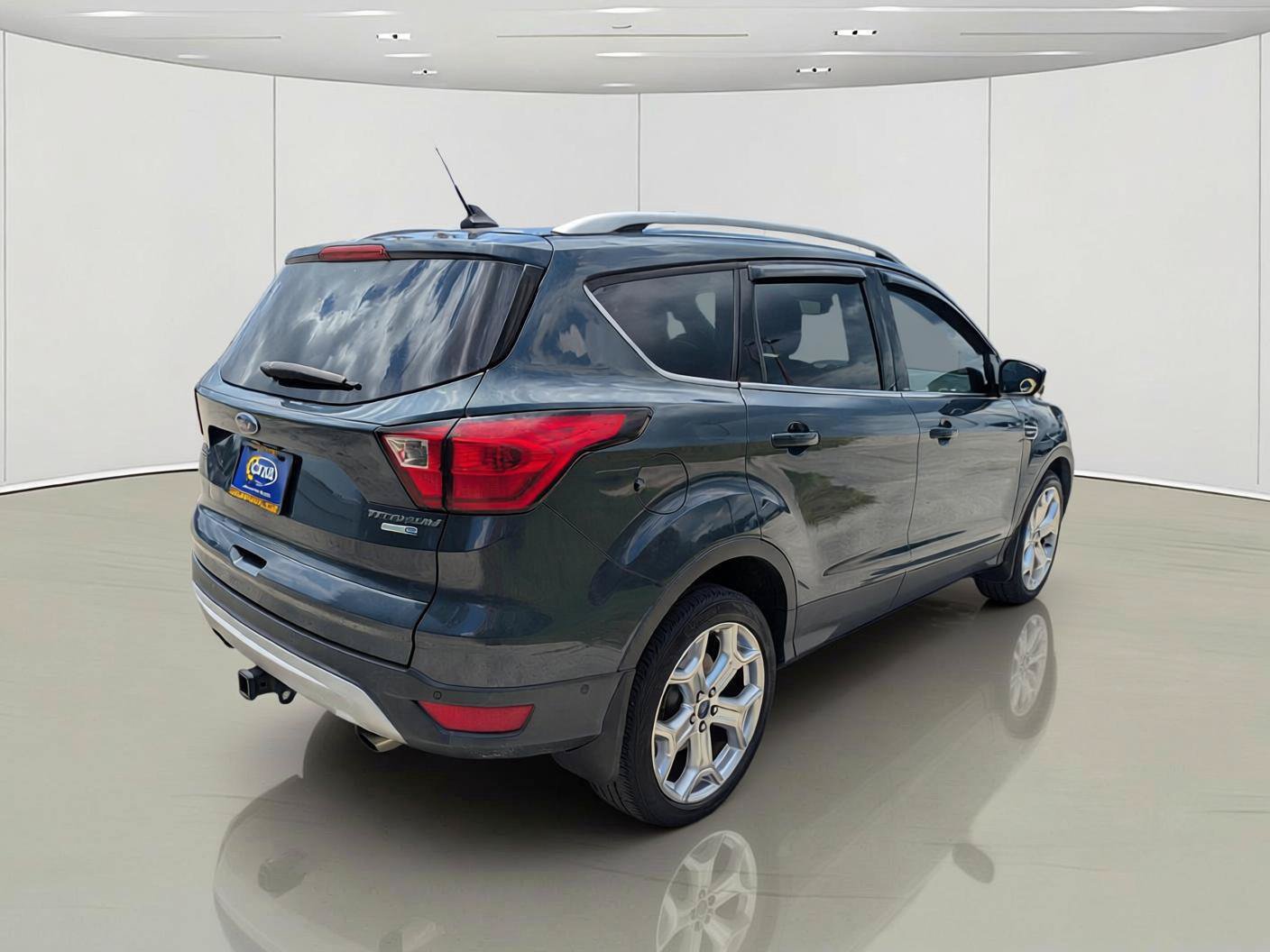 Certified 2019 Ford Escape Titanium AWD/4WD image 5