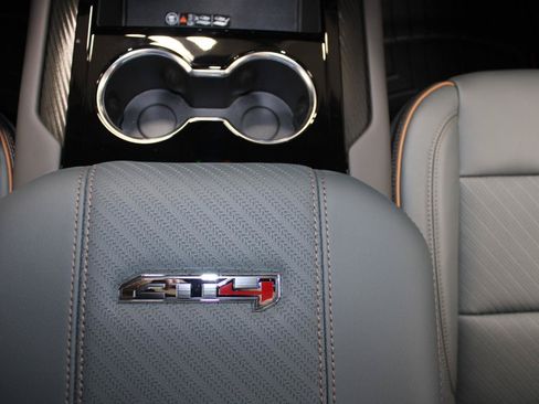 New 2026 GMC Yukon AT4 w/ AT4 Premium Package AWD/4WD image 32
