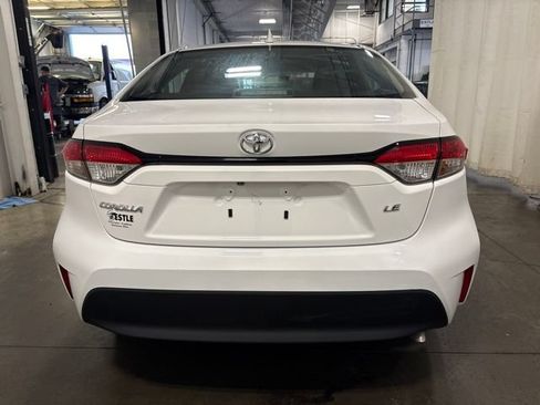 Used 2025 Toyota Corolla LE FWD image 5