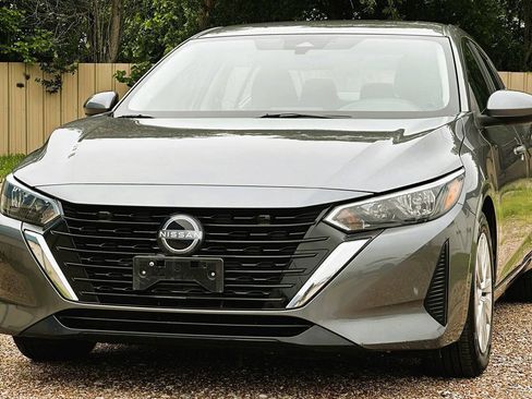 Used 2024 Nissan Sentra S FWD image 2