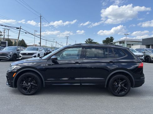 Used 2023 Volkswagen Tiguan SE R-Line FWD image 2
