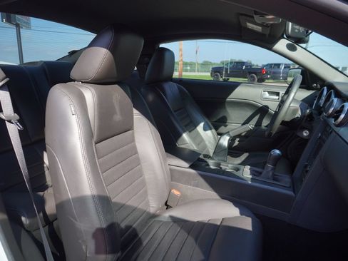 Used 2009 Ford Mustang Shelby GT500 RWD image 9