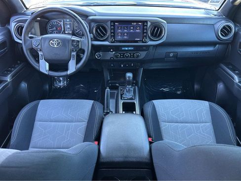 Used 2022 Toyota Tacoma TRD Off-Road image 4