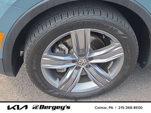 Used 2019 Volkswagen Tiguan SEL Premium w/ 3rd Row Seat Package AWD/4WD image 9