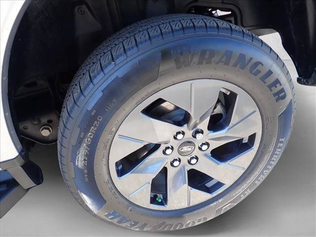 Used 2025 Ford F150 Lightning Lariat AWD/4WD image 7
