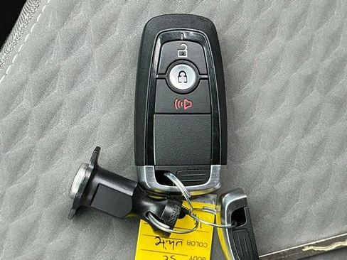 Used 2022 Ford Escape SE FWD image 32
