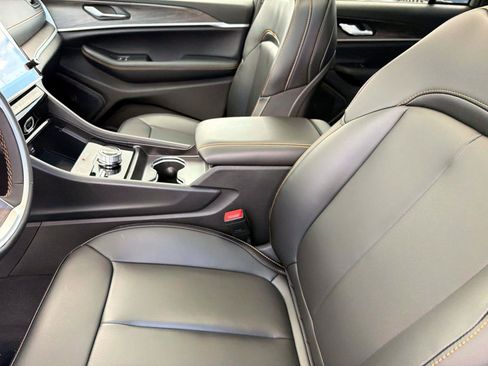 New 2026 Jeep Grand Cherokee Limited AWD/4WD image 7