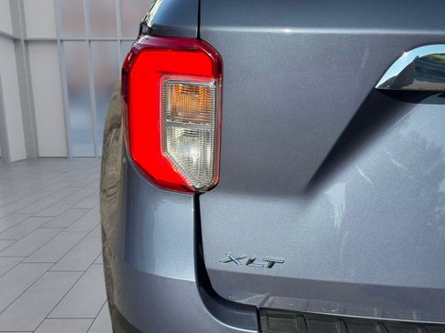 Used 2021 Ford Explorer XLT w/ Equipment Group 202A AWD/4WD image 9