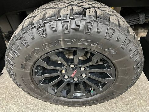 Used 2022 GMC Sierra 1500 AT4X image 20