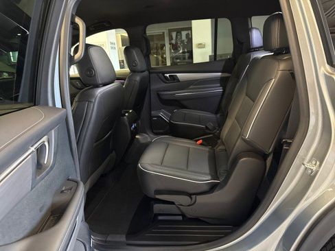 Used 2025 Buick Enclave Preferred image 26