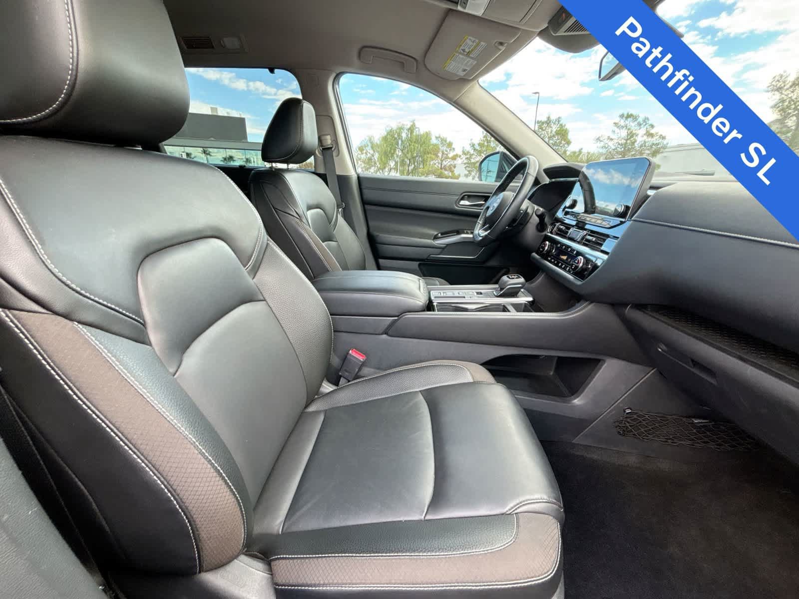 Used 2024 Nissan Pathfinder SL w/ Black Appearance Package FWD image 18
