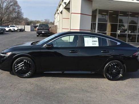 New 2026 Nissan Sentra SR w/ Floor Mat Package image 10