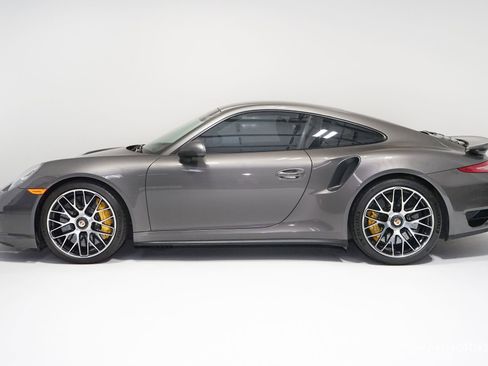 Used 2014 Porsche 911 Turbo S image 4