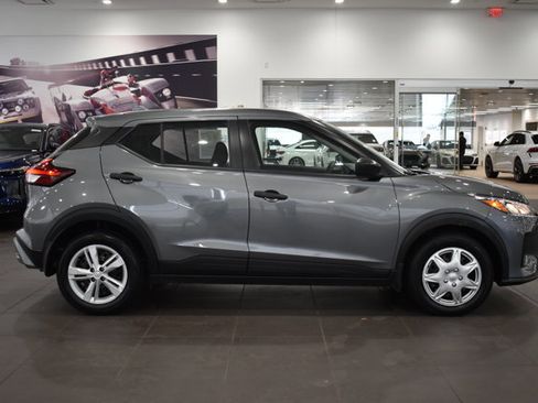 Used 2024 Nissan Kicks S image 12