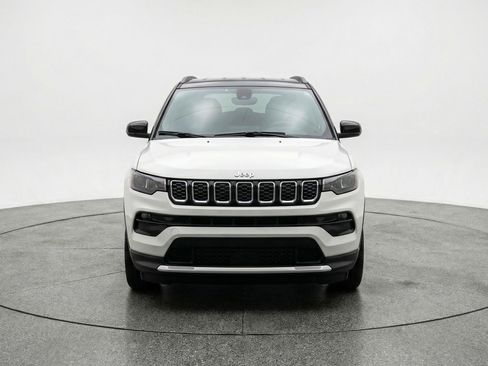 Used 2025 Jeep Compass Limited AWD/4WD image 2