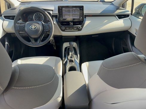 Used 2020 Toyota Corolla LE FWD image 17