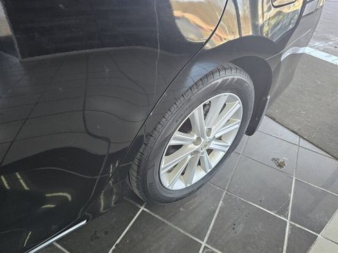 Used 2012 Toyota Camry XLE w/ Leather Pkg image 29