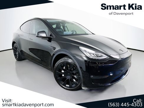 Used 2021 Tesla Model Y Long Range AWD/4WD image 1